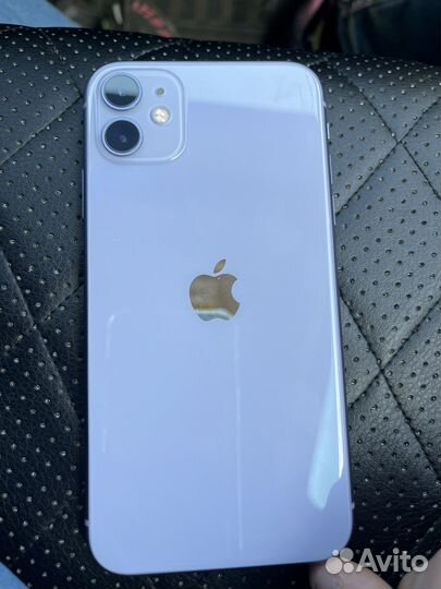 Телефон iPhone 11