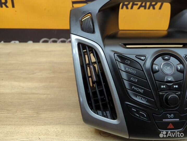 Панель управления магнитолой Ford Focus CB8 1.6L