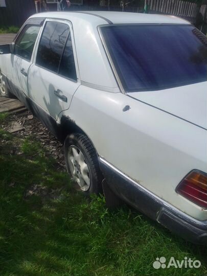 Mercedes-Benz W124 2.0 МТ, 1990, 400 000 км