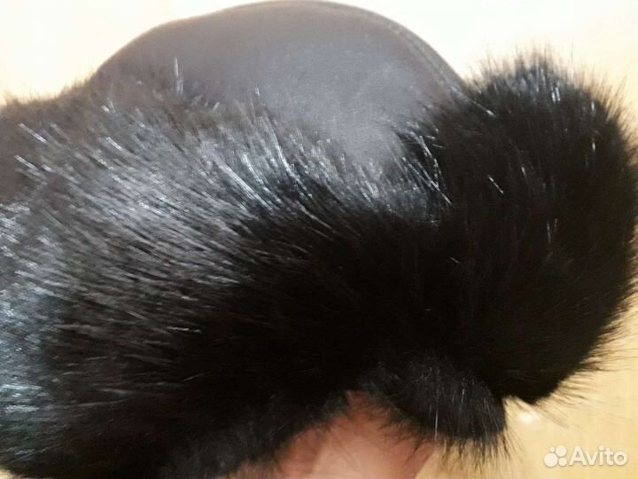 Шапка кожаная женская