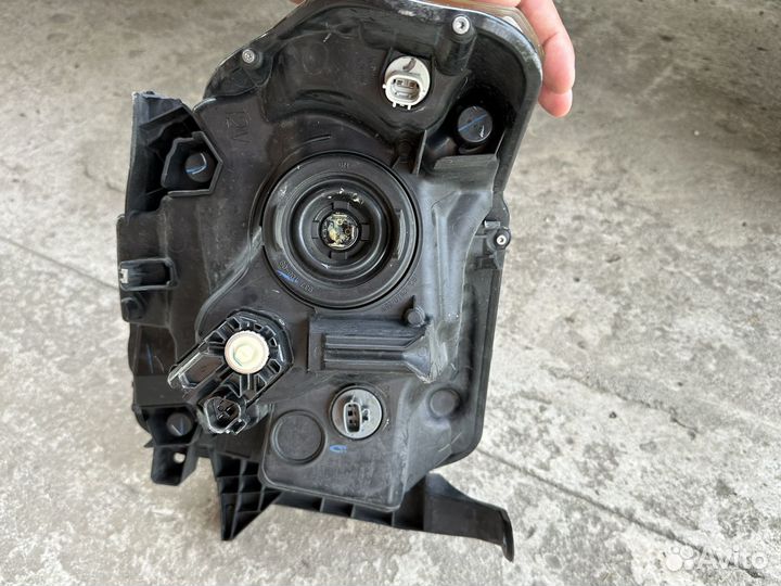 Фара левая toyota tundra 2013-2019