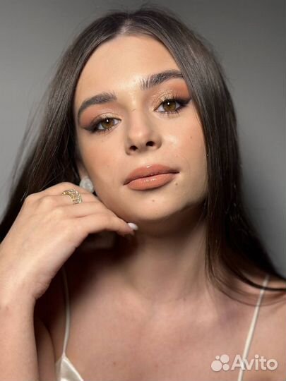 Модель на макияж