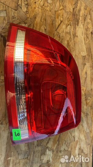 Фонарь левый Volkswagen Touareg
