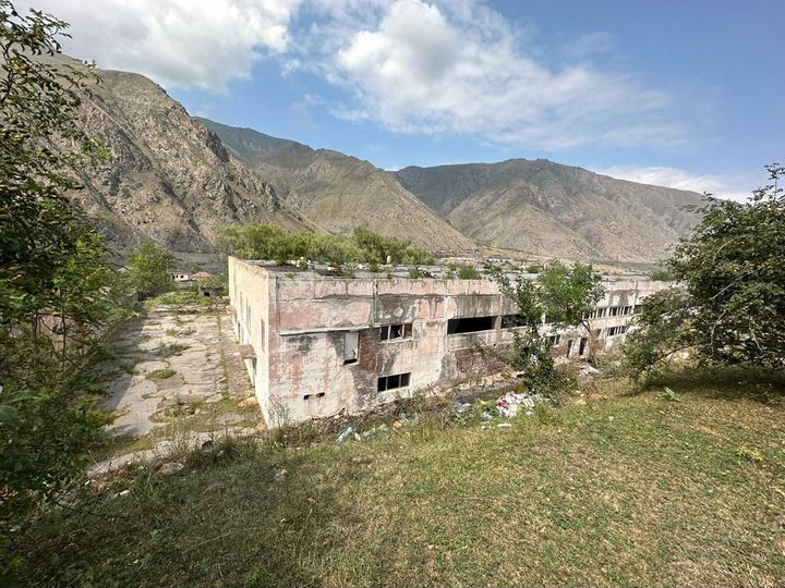 Здание, 4081 м²