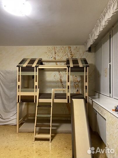 Детская деревянная кровать с горкой