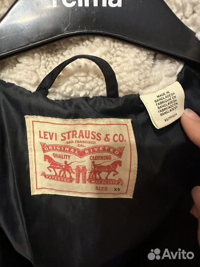 Парка Levi's женская 44 оригинал