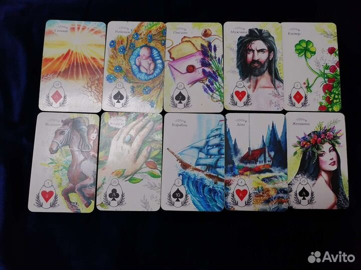 Делаю расклады на картах таро и ленорман