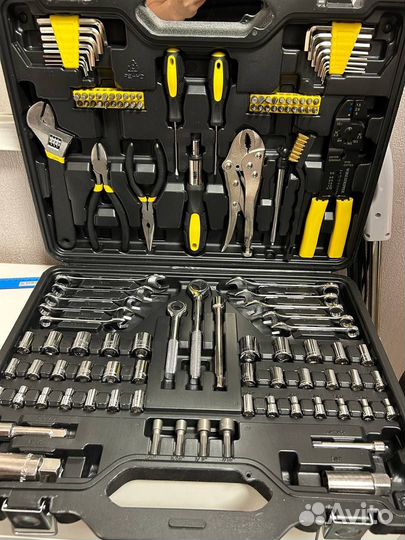 Набор инструментов для авто и дома новый