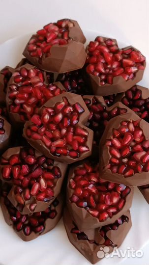 Гранат в шоколаде
