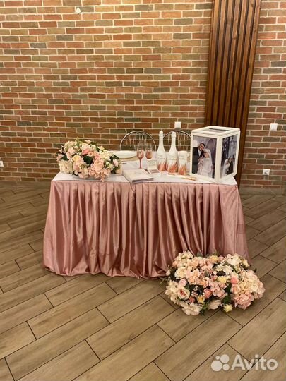 Цветочные композиции на свадебный стол молодоженов