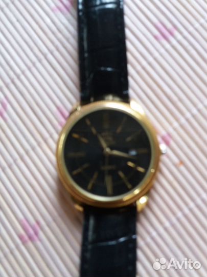 Новые кварцевые часы