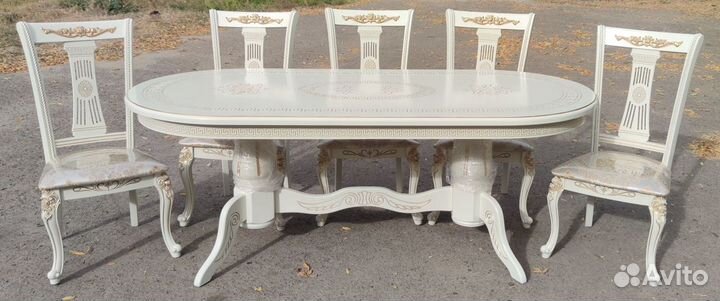 Столы и стулья