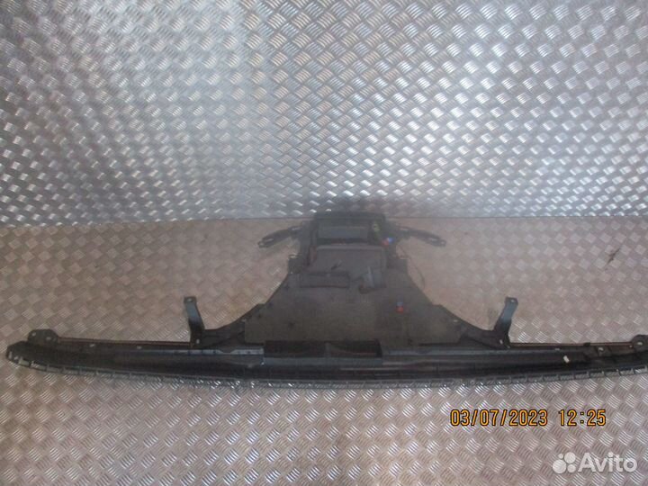 Накладка торпедо верхняя Mercedes-Benz A9436800506