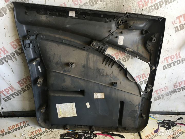 Мерседес Вито Карта двери передней правой