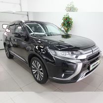 Mitsubishi Outlander 2.0 CVT, 2019, 40 000 км, с пробегом, цена 2 850 000 руб.