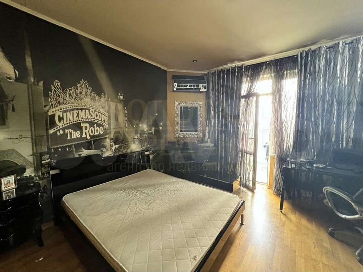 4-к. квартира, 150 м², 9/9 эт.