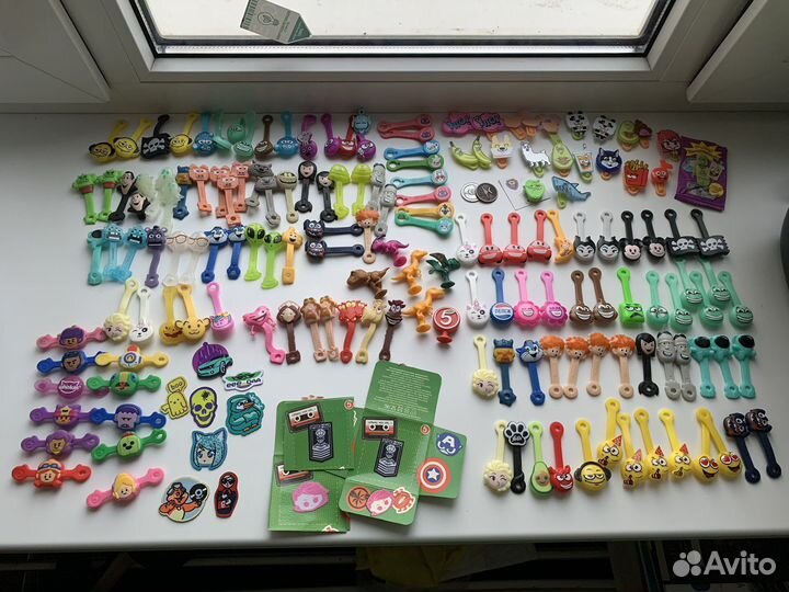 Стикерсы, каваи, скрепыши, завтры и другие