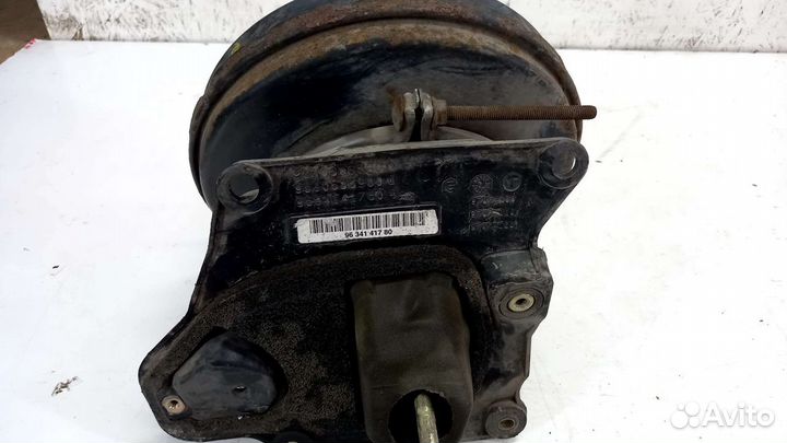 Вакуум тормозов Peugeot 607