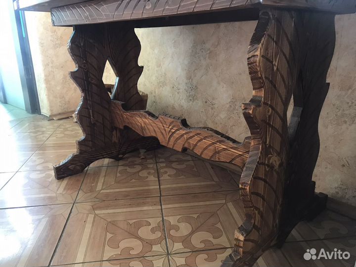 Стол деревянный