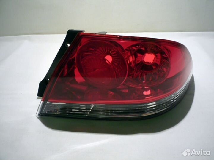 Фонарь задний правый Митсубиси Лансер 9 2003-2007