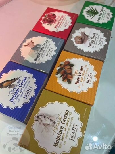 Jigott Женский крем для кожи лица с лошадиным масл