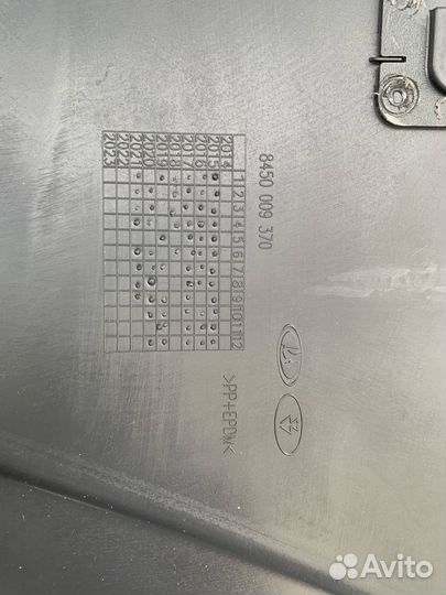 Накладка переднего бампера левая Largus cross