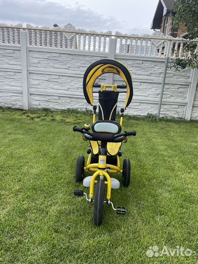 Трехколесный велосипед
