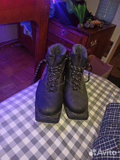 Лыжные ботинки