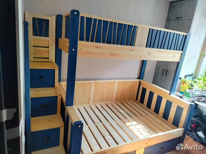 Двухъярусная кровать