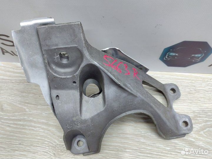 Кронштейн двигателя правый Bmw X5 E70 N52B30 2008