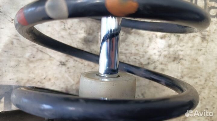 Амортизатор/стойка передняя левая Citroen C4