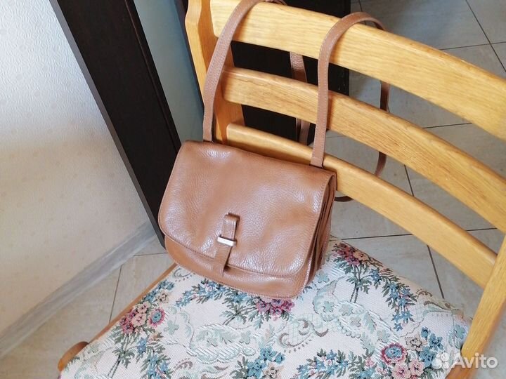 Сумка кроссбоди из эко-кожи 23х20х8см.Коричневая