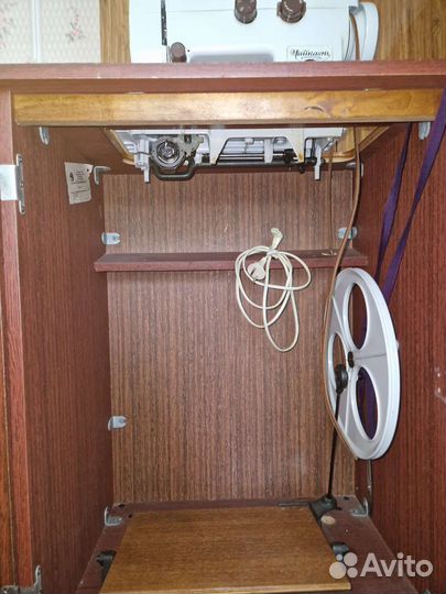 Швейная машинка Чайка 143