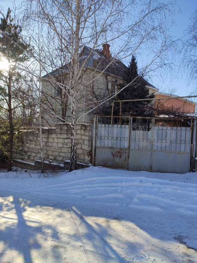 Дом 186 м² на участке 6,5 сот.