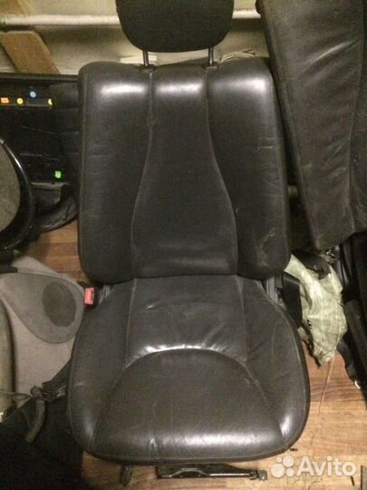 Toyota avensis 1999г 1.6 МКПП седан по кускам