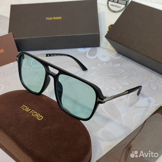 Солнцезащитные очки/имиджевые Tom Ford