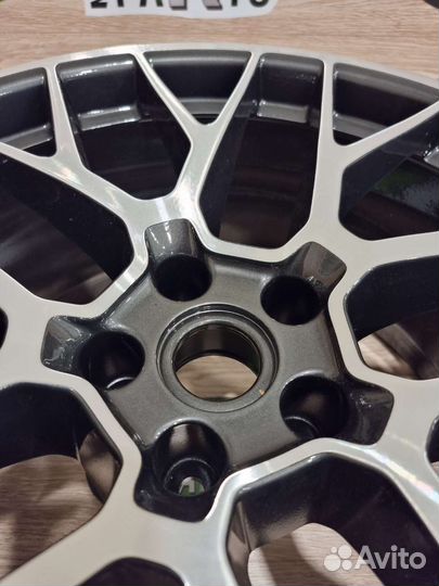 Диски разноширокие porsche macan R20 spyder