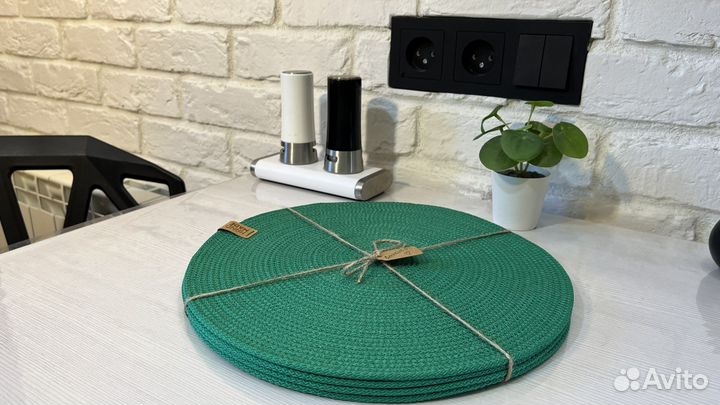 Сервировочная салфетка из шнура ручной работы