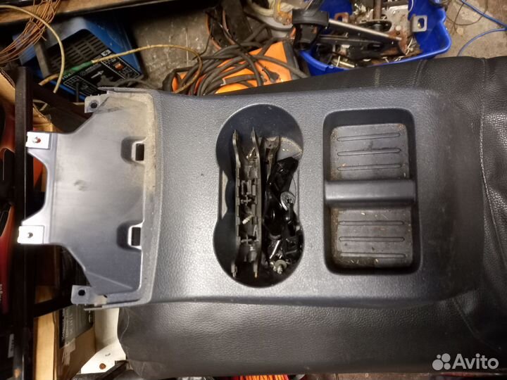 Пластик центральной консоли