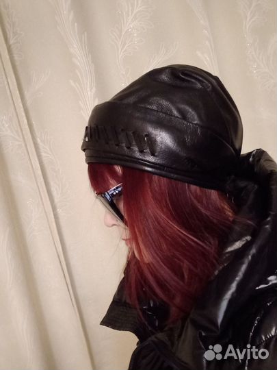 Берет женский кожаный осень