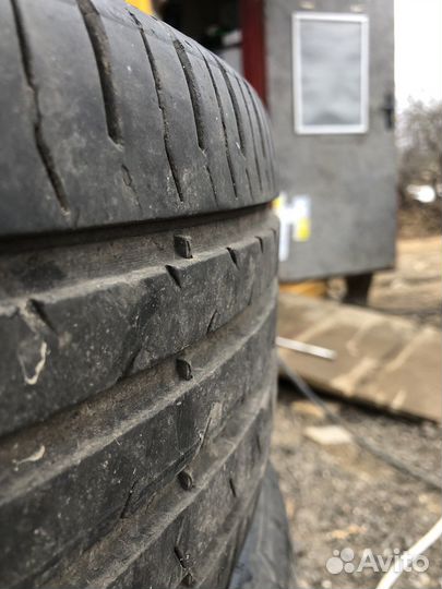 Continental ContiPremiumContact 5 215/60 R17 96H