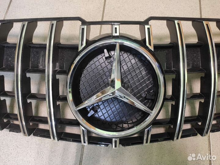 Решётка радиатора Mercedes GLK X204 2014г