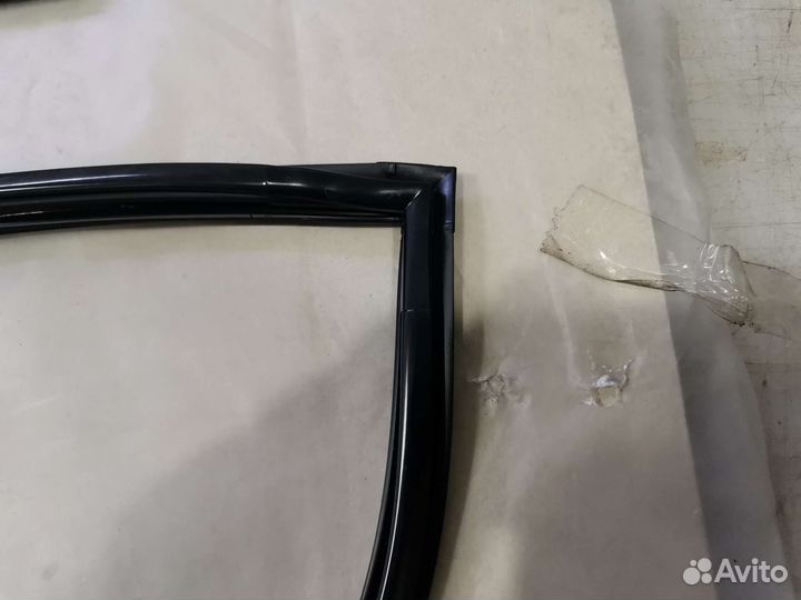 Молдинг лобового стекла Grand vitara 2005-2015
