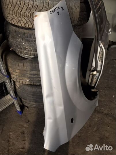 Крыло правое Chevrolet Lacetti седан/универсал