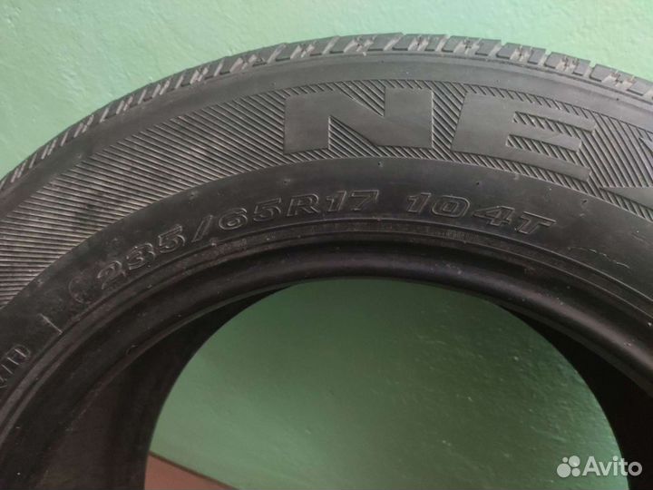 Nexen Roadian 571 235/65 R17 104T