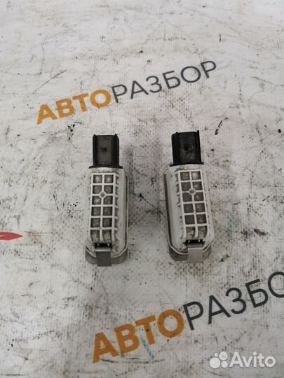 Плафон освещения заднего номера Форд Мондео 4