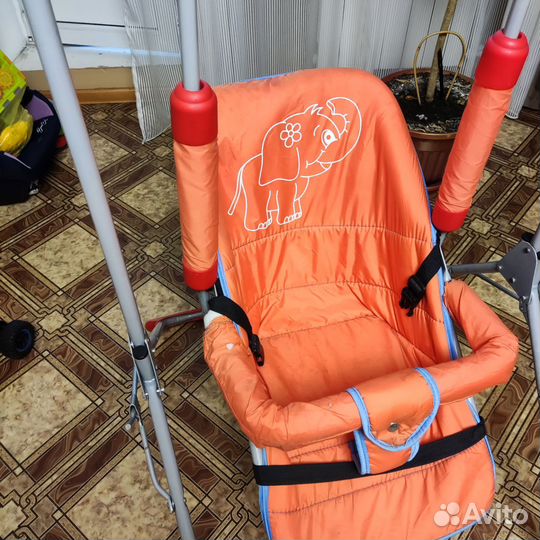 Детская качелька