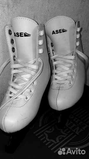 Коньки фигурные р.29/30