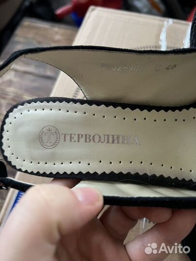 Босоножки черные терволина