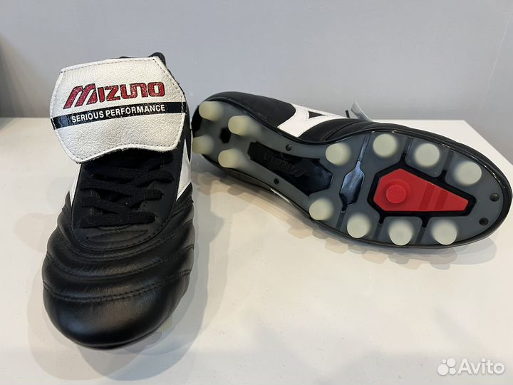 Футбольные бутсы mizuno